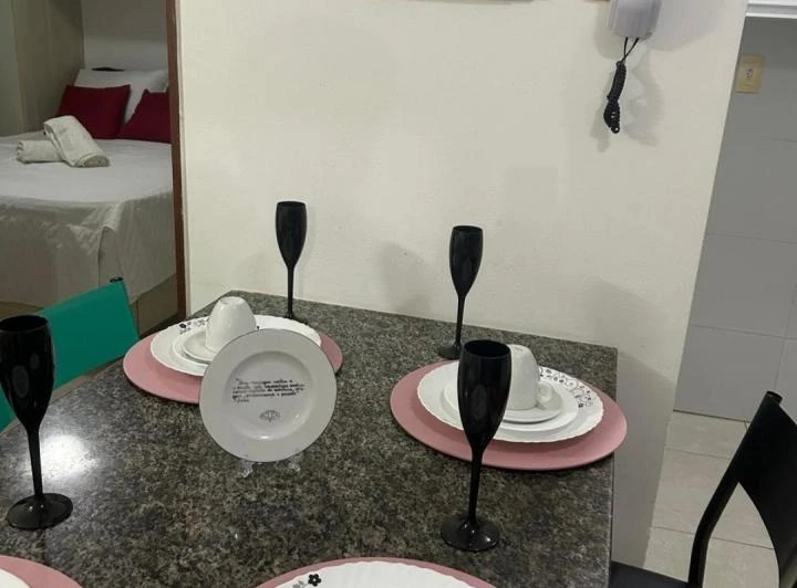 Furnished 1-bedroom apartment with a closed kitchen and gas stove — photo 4