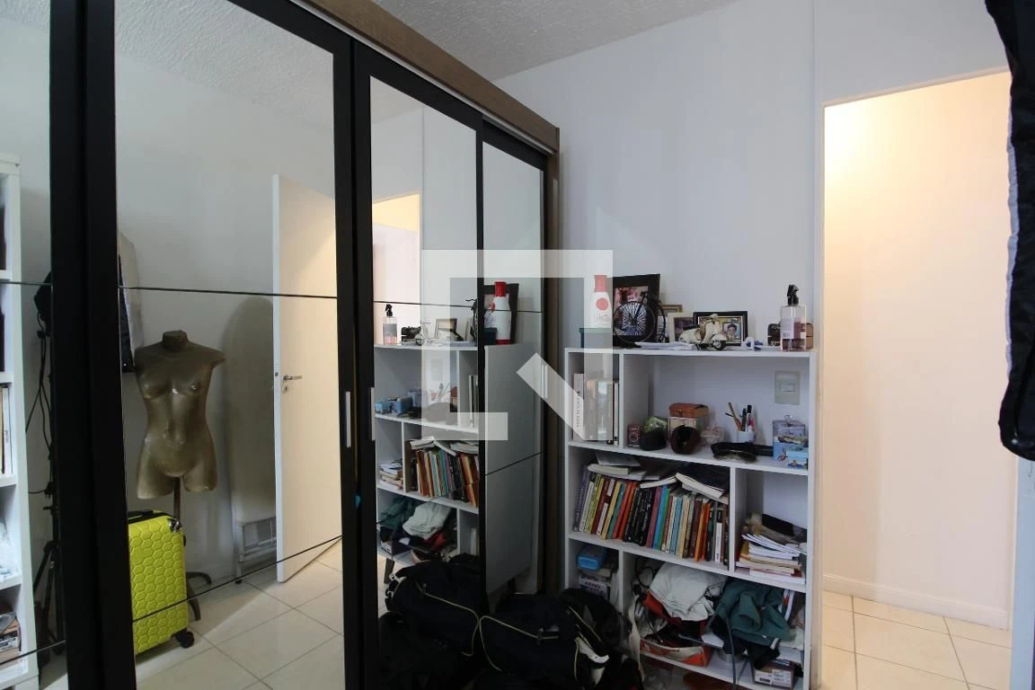 Furnished apartment with open-plan kitchen and 2 bedrooms — photo 3