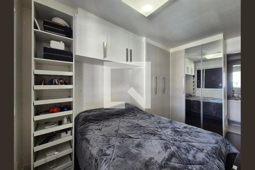 2-bedroom apartment in a building with a gym — photo 6