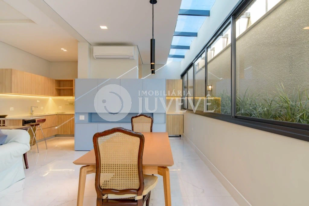 Furnished apartment, 104 m², with a glass-enclosed balcony — photo 19