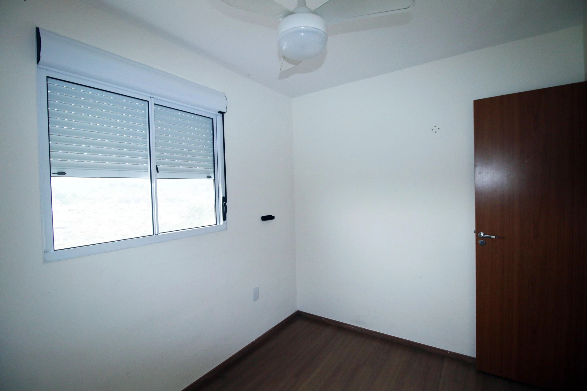 2-bedroom apartment with a mountain view — photo 35