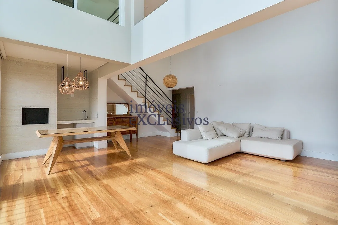 298 m² apartment with 4 bedrooms and laundry area — photo 2