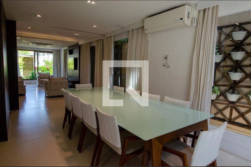 Casa de 4 quartos com 234 m² e 6 banheiros — photo 8