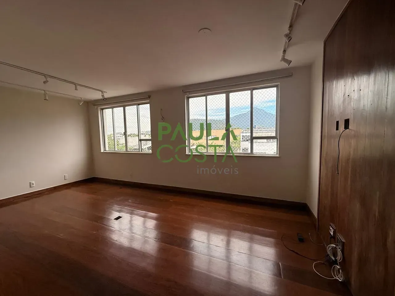 Top-floor apartment with 5 bedrooms and 5 bathrooms plus balcony grill — photo 22