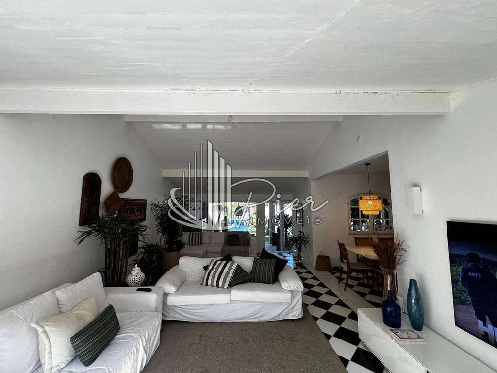 Furnished 4-bedroom house with 2 en-suites and 5 baths — photo 3