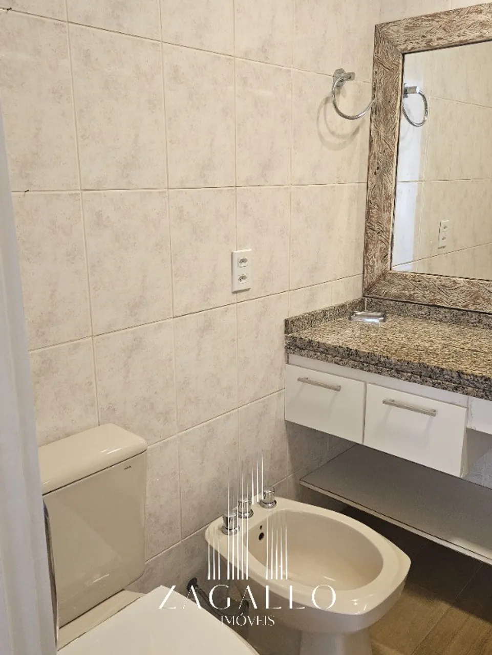 Rental apartment with 4 bedrooms, balcony, and 3 parking — photo 2