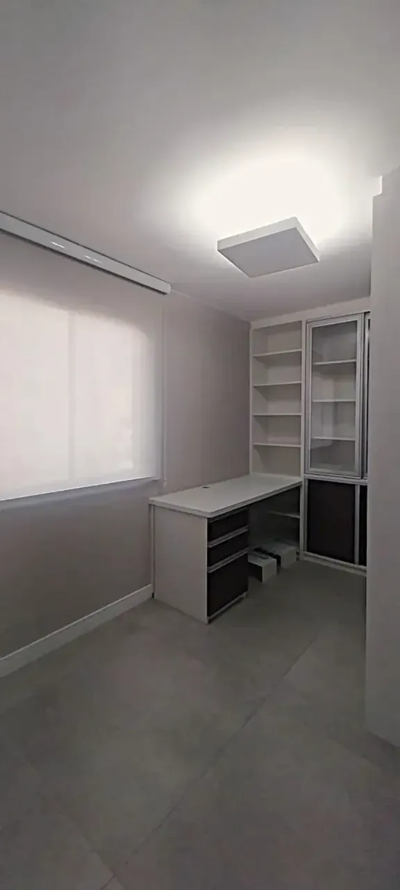 Unfurnished 2-bedroom apartment with open-plan kitchen — photo 9
