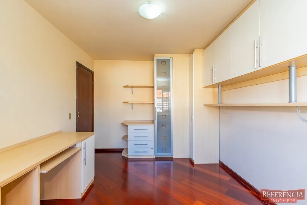 3-bedroom house with a home office — photo 42