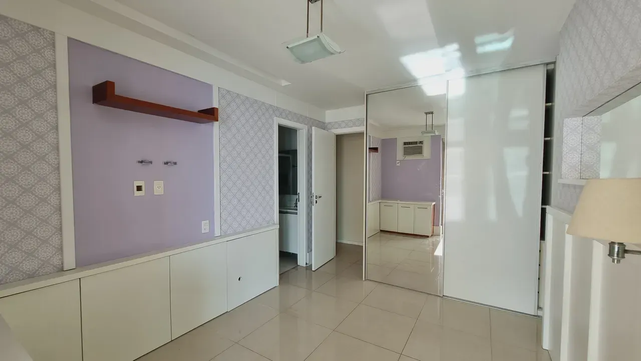 Apartment with open-plan kitchen and 4 bedrooms — photo 18