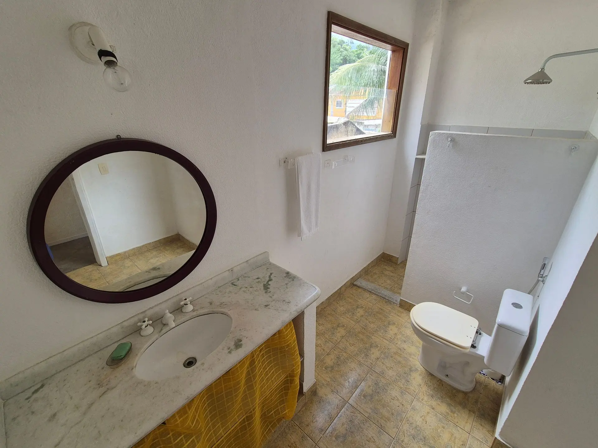 Condominium house to rent with 3 bedrooms and a suite — photo 10