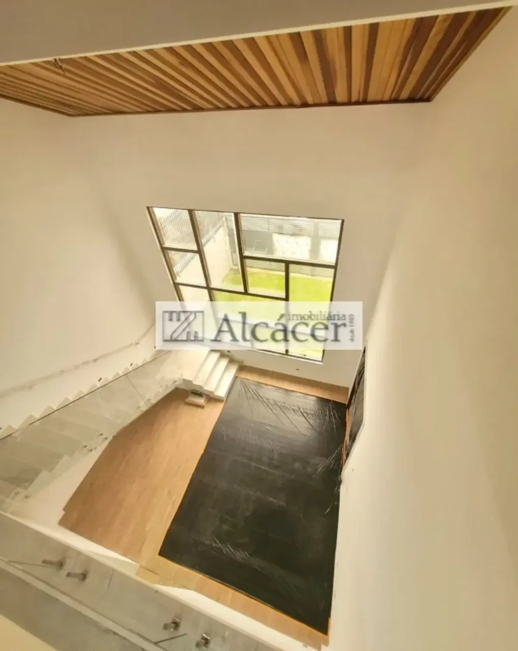 4-suite house 510 m² with laundry area and private garden — photo 8