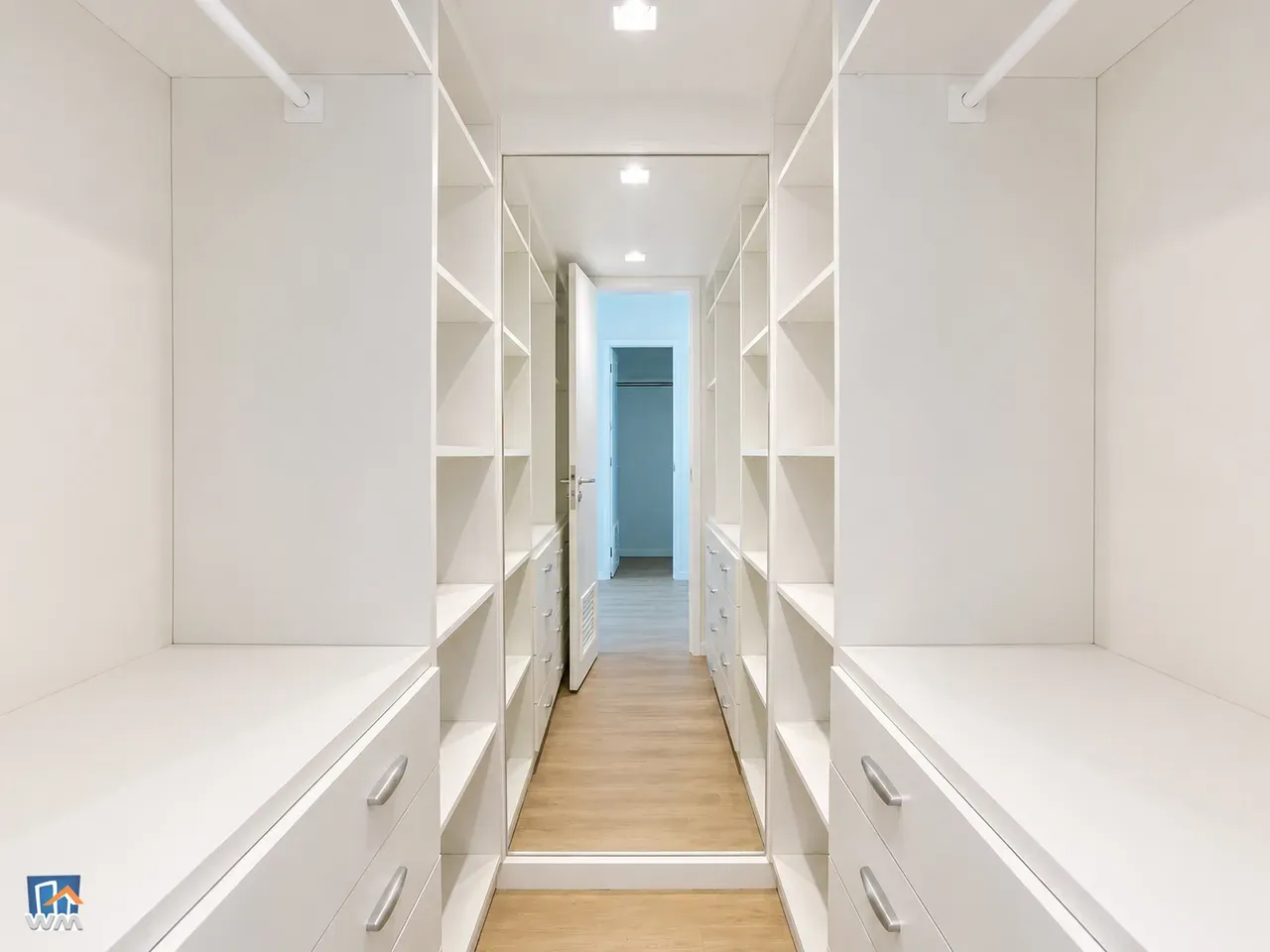Apartamento de 4 quartos com 315 m² e varanda envidraçada — photo 23