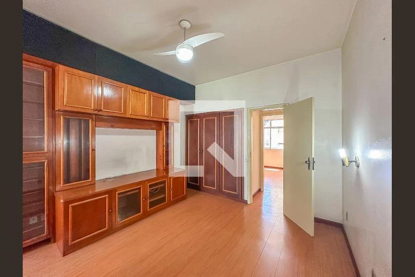 3-bedroom apartment with a bathtub — photo 18