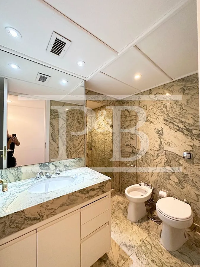 3-bedroom apartment with 220 m² and laundry area — photo 26