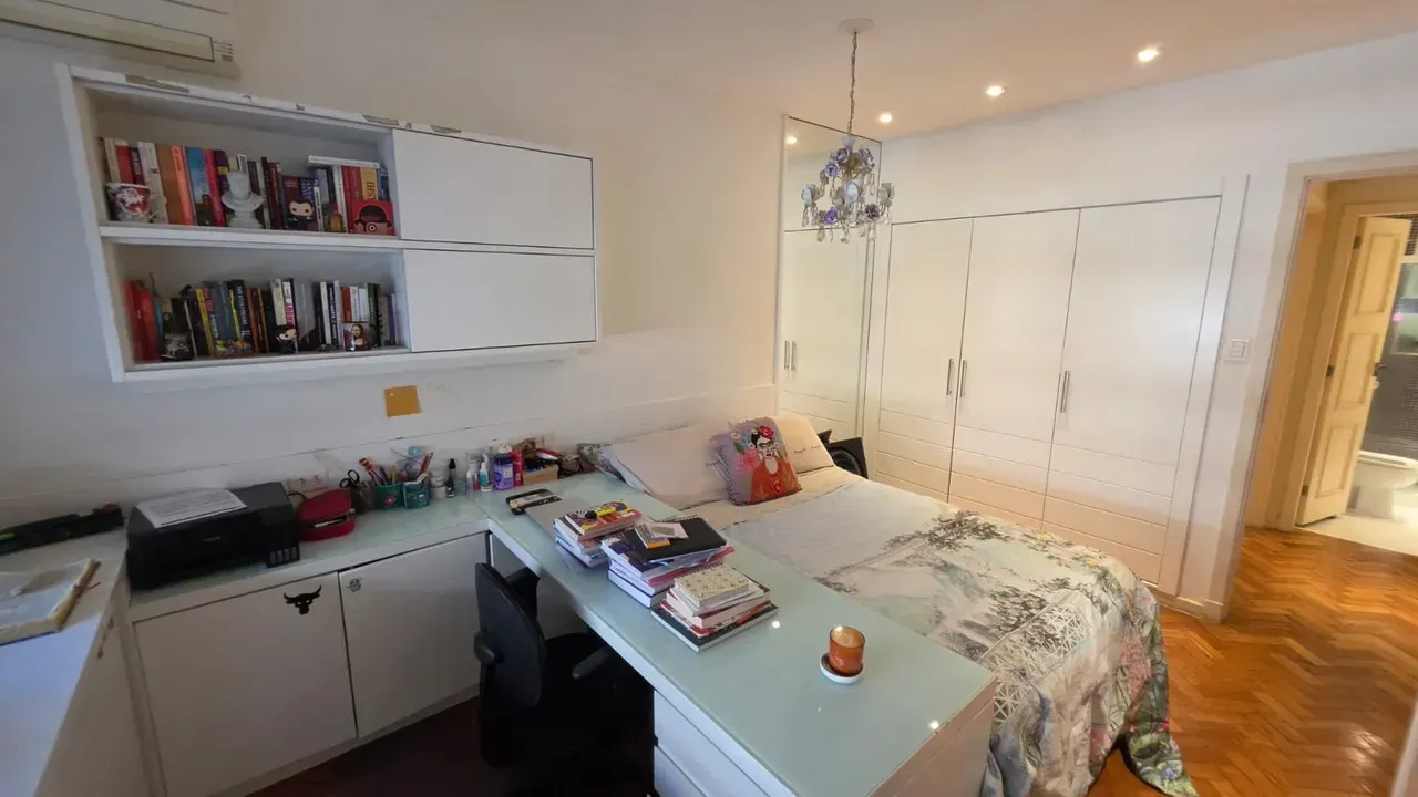 Apartamento com cozinha fechada e 3 quartos — photo 18