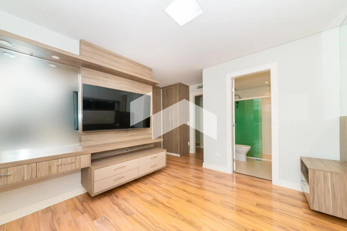 3-bedroom apartment in a building with a gym — photo 22