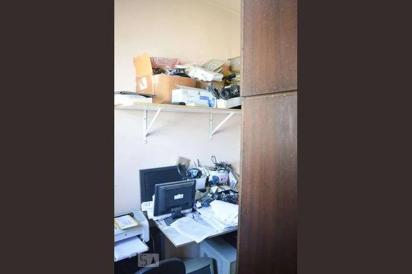 2-bedroom apartment with a closed kitchen and gas stove — photo 25