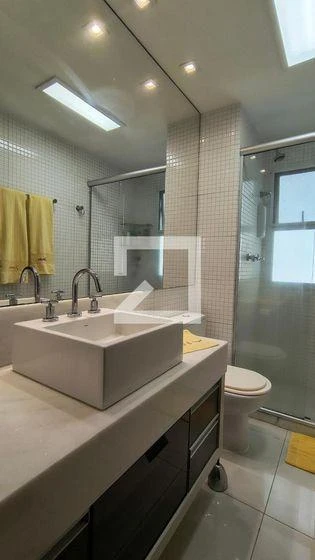 3-bedroom apartment in a building with a gym — photo 45