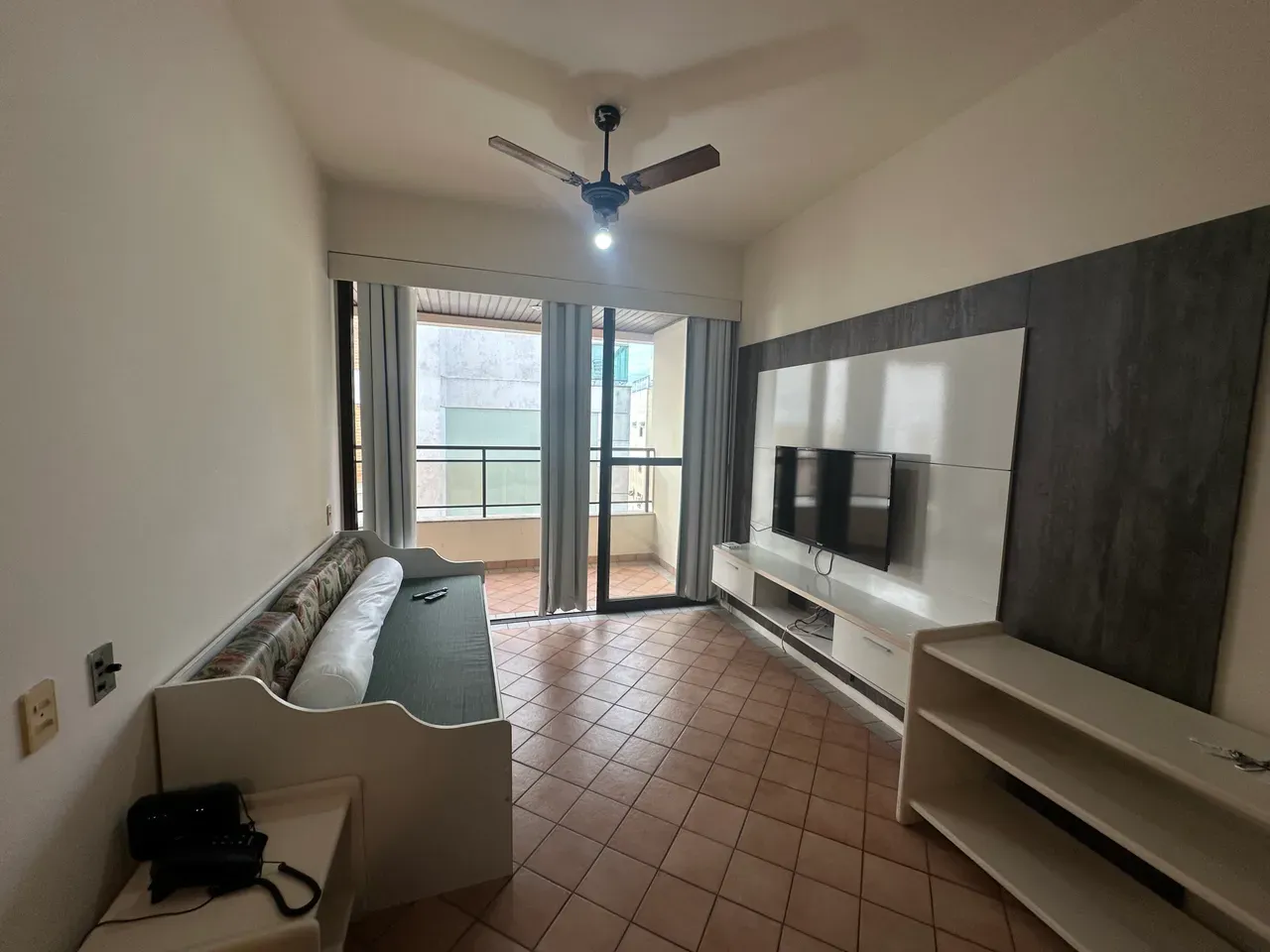 Furnished 1-bedroom apartment with 46 m² and an open kitchen — photo 2