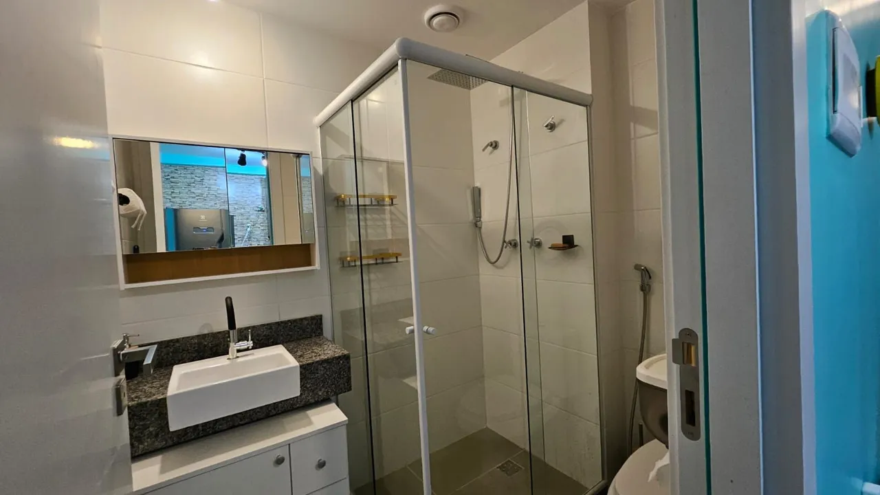 Furnished studio loft with open kitchen and 1 bathroom — photo 7