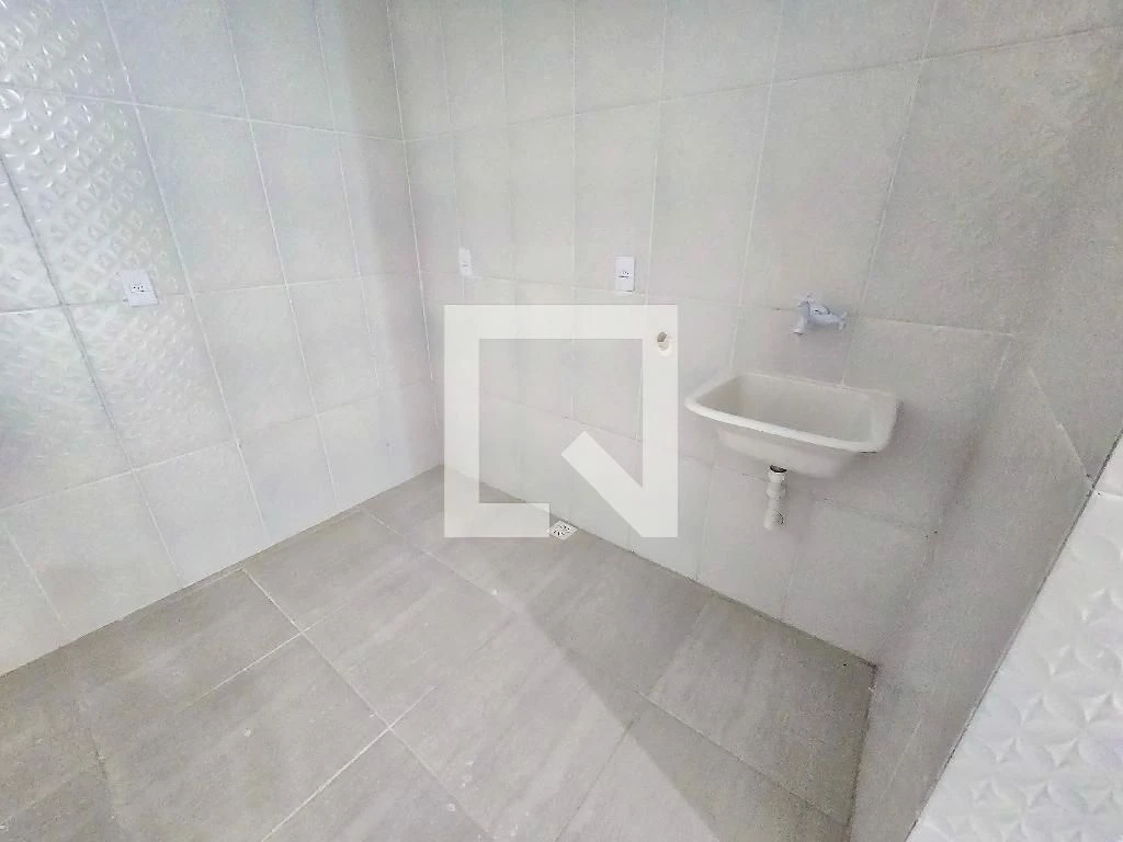 Apartment with 2 bedrooms and a glass-enclosed shower — photo 26