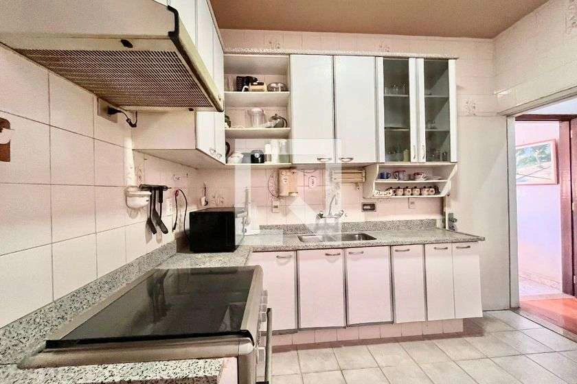 Furnished 3-bedroom apartment with 140 m² and 3 baths — photo 30