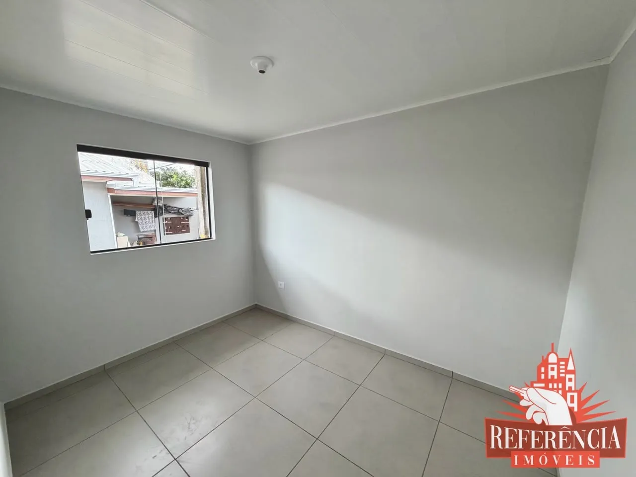 Single-level house with 2 bedrooms and 1 bathroom — photo 2