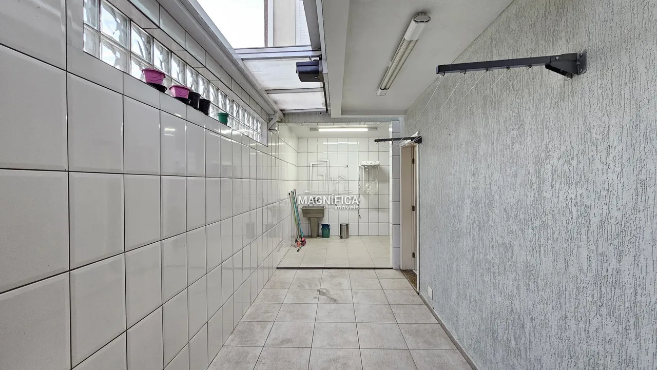 Unfurnished house with 3 en-suite bedrooms and 360 m² — photo 12