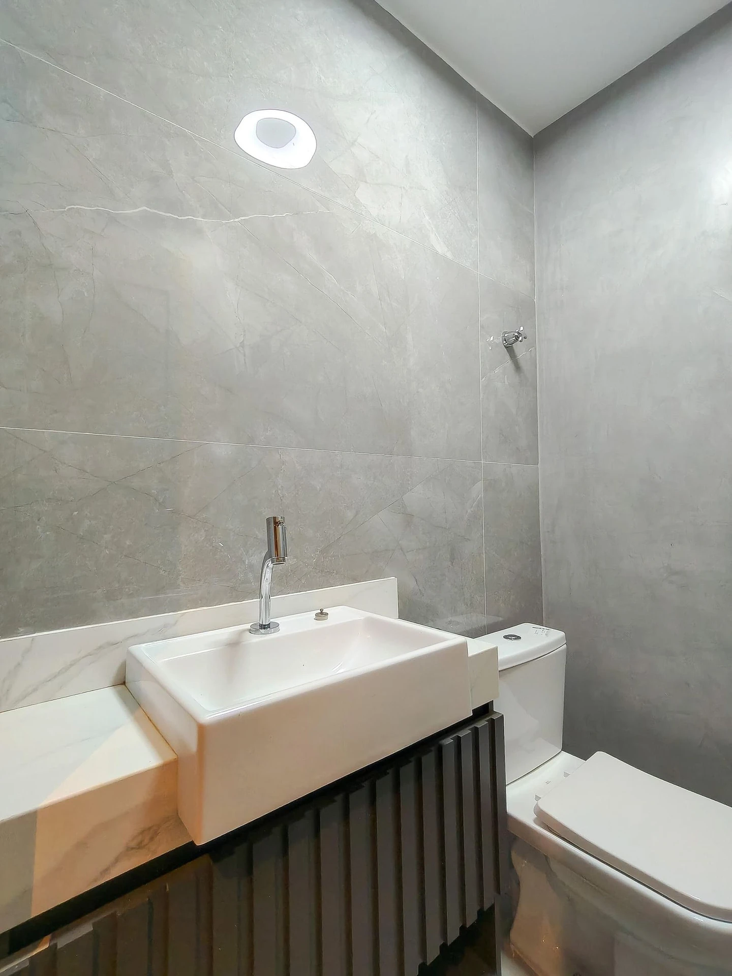 House for rent with 5 bedrooms and 8 bathrooms — photo 75