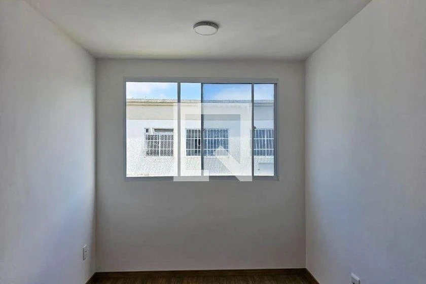 2-bedroom apartment in a building with a gym — photo 32