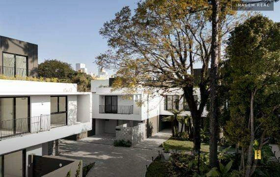 3-bedroom house with a walk-in closet in Curitiba — photo 18