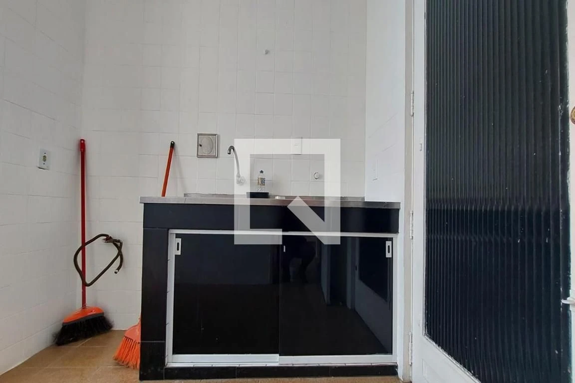 2-bedroom apartment in a building with a pool — photo 41