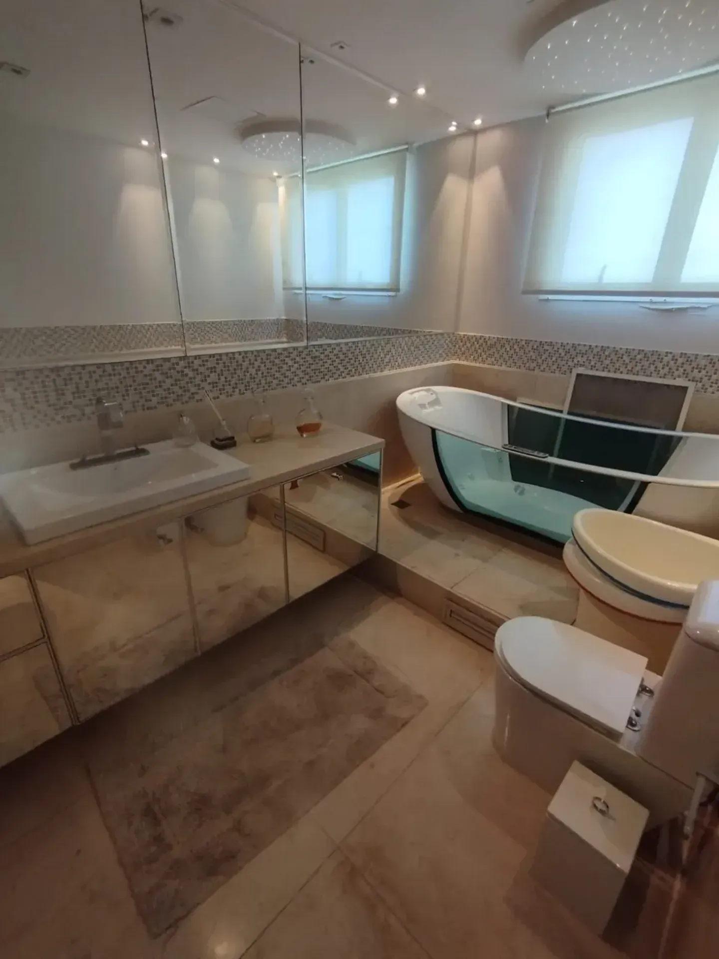 Apartamento sem mobília com 4 quartos e 5 banheiros — photo 22