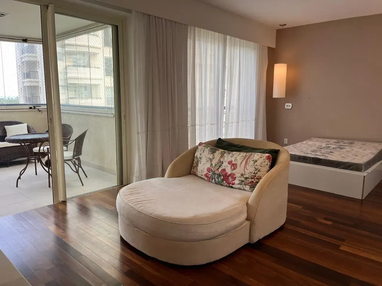 Furnished apartment with 4 bedrooms and 3 bathrooms — photo 9