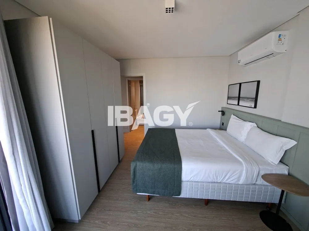 Studio with a glassed-in balcony and open-plan kitchen — photo 204