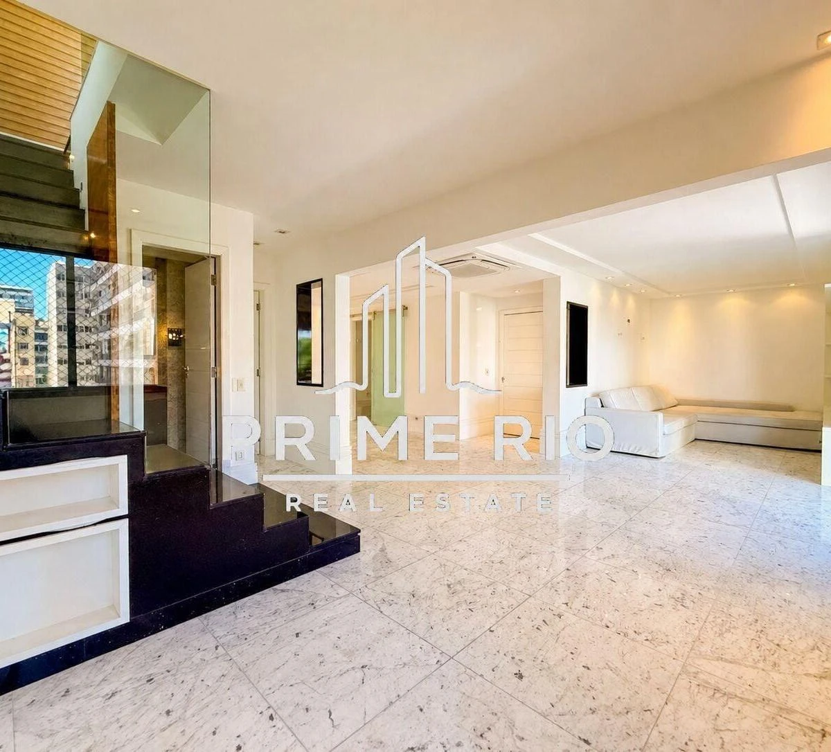 Duplex penthouse with 3 en-suite bedrooms — photo 19