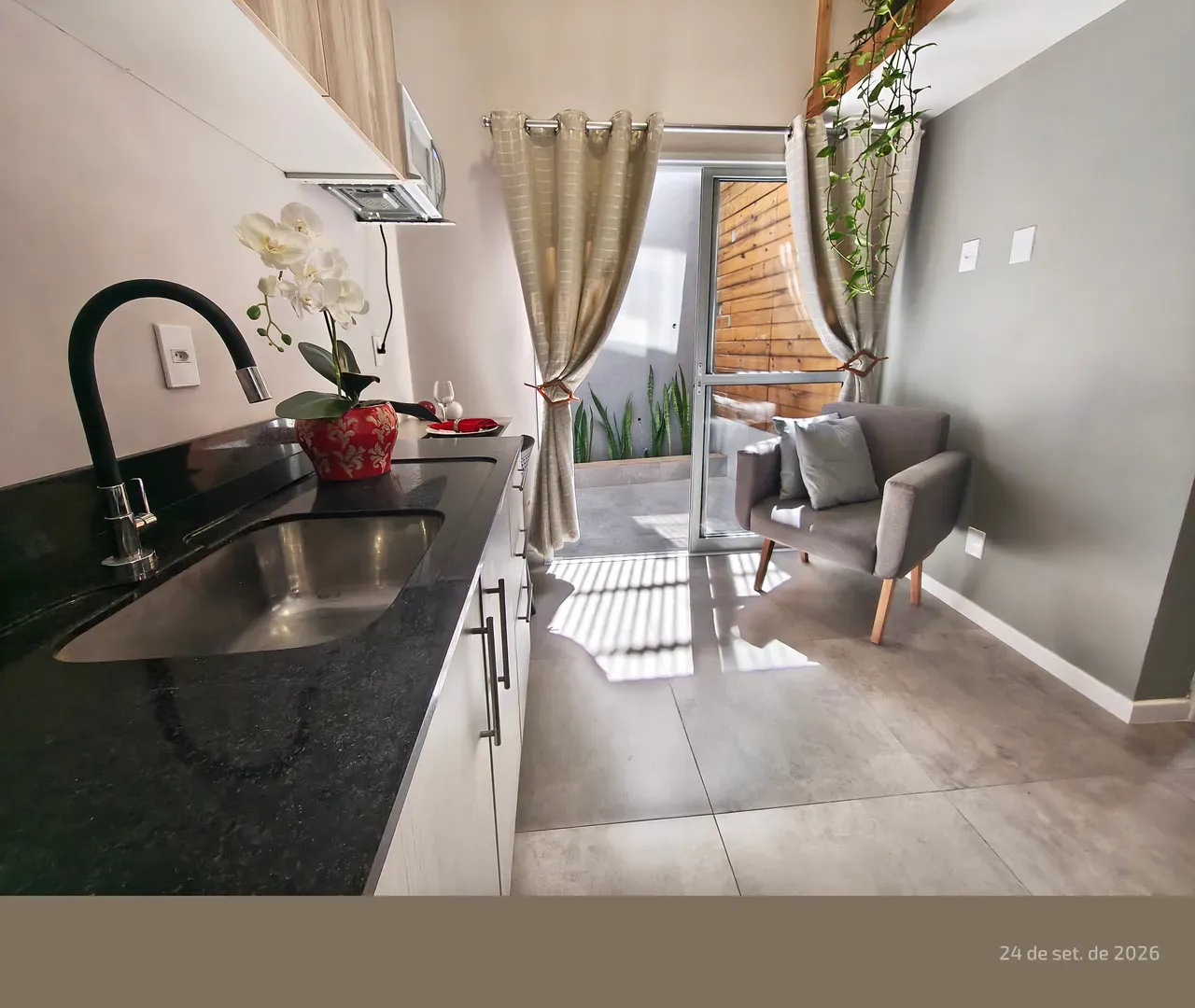 Home office in a one-bedroom apartment, 27 m² — photo 5
