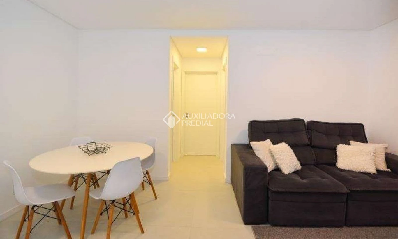 2-bedroom apartment in a building with a gym — photo 23