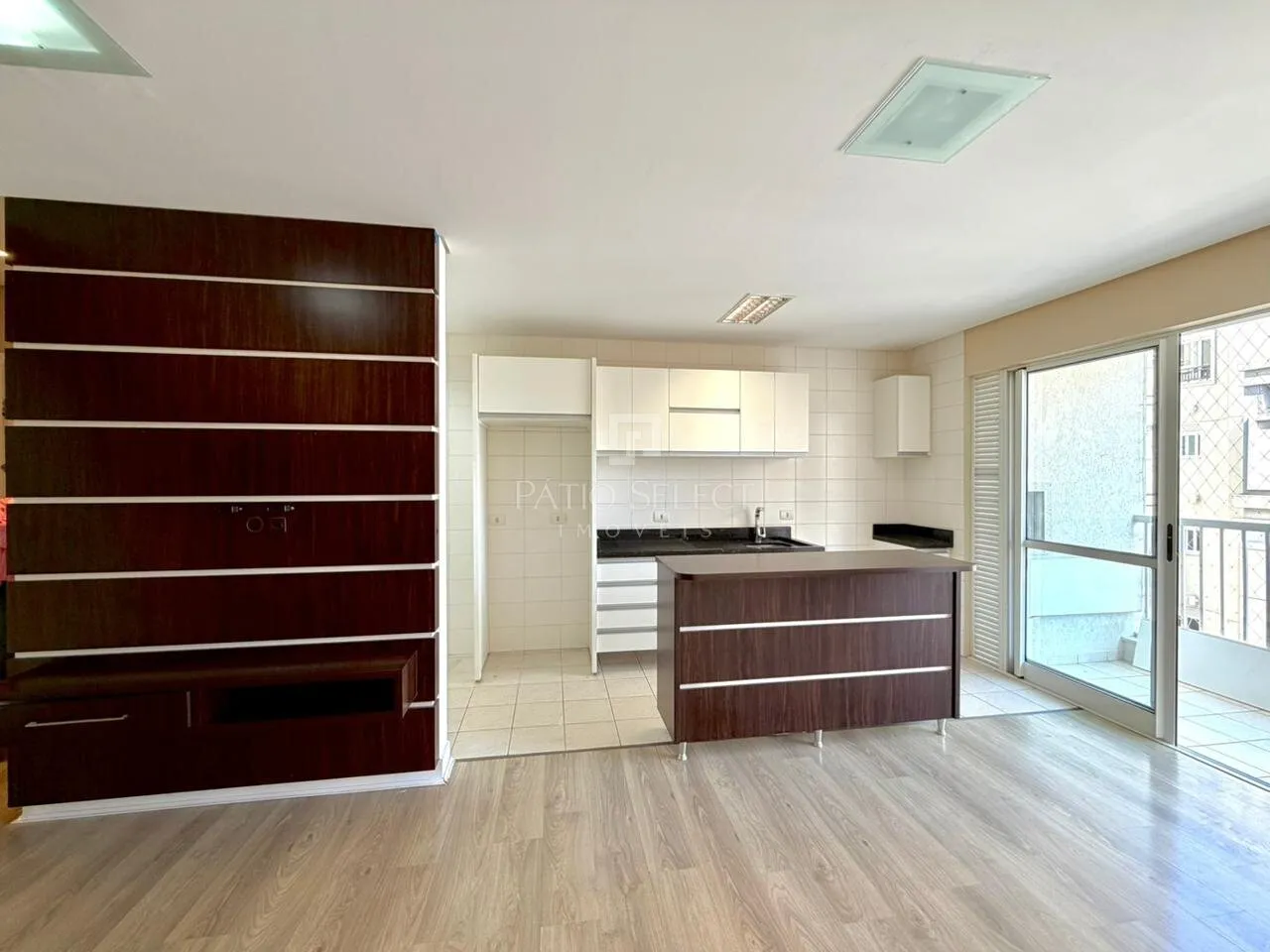 3-bedroom apartment with a washing machine in Curitiba — photo 7