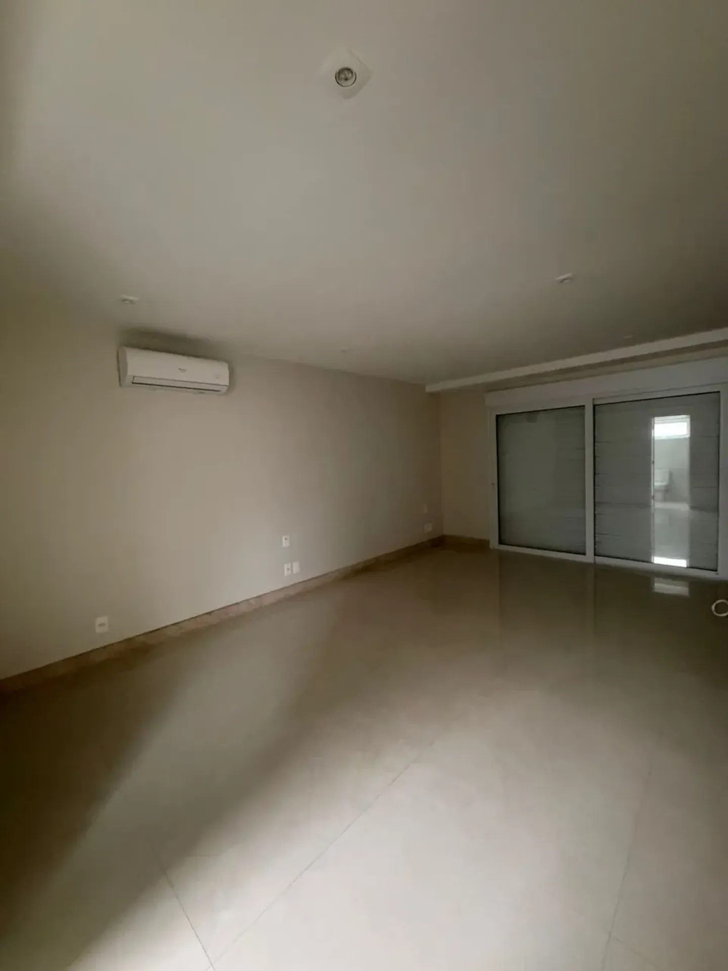 Rental house with 4 bedrooms, 5 baths and 360 m² — photo 21