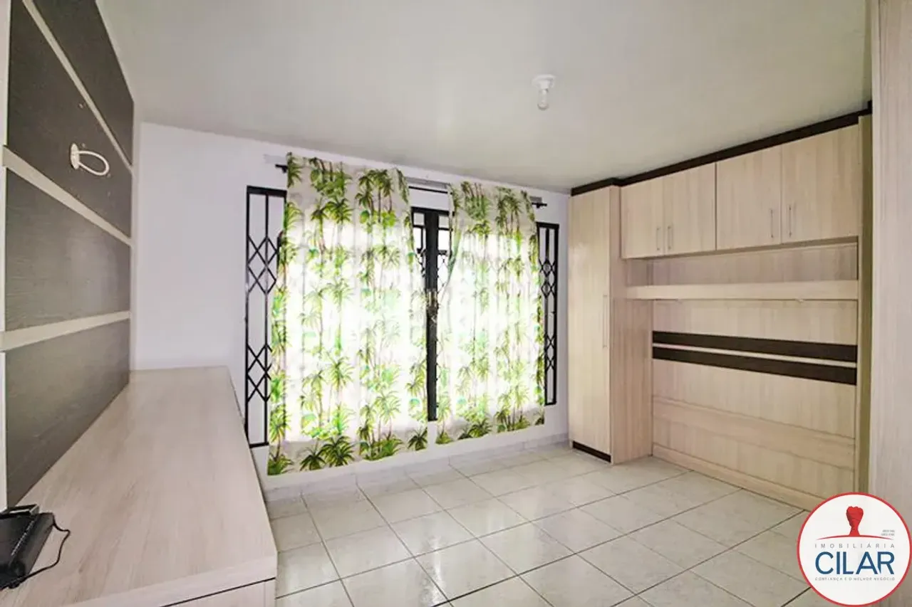 Unfurnished 4-bedroom house with 2 bathrooms — photo 3