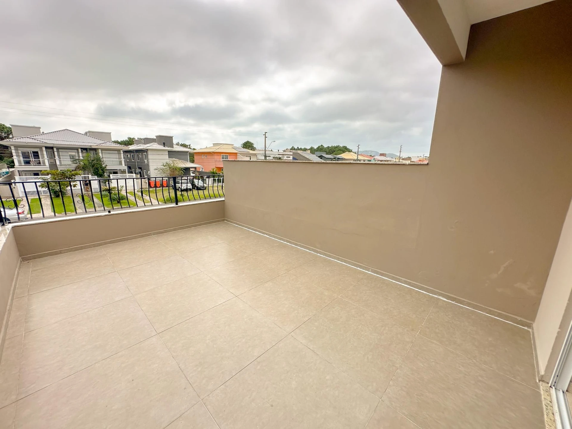 Garden in a 4-bedroom house, 194 m² — photo 32