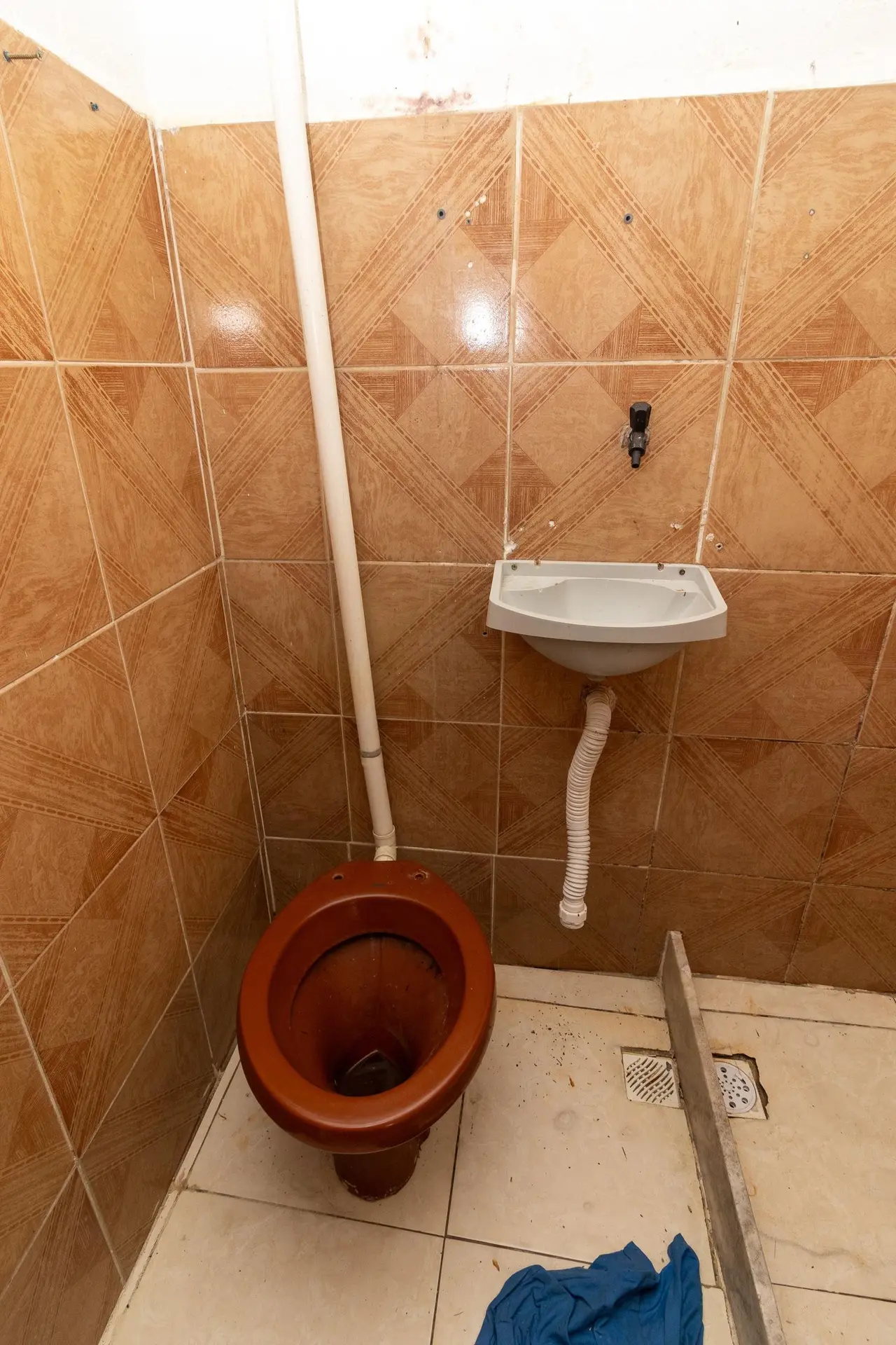 Невозмеблированная студия с балконом: 1 спальня и 1 ванная — photo 5