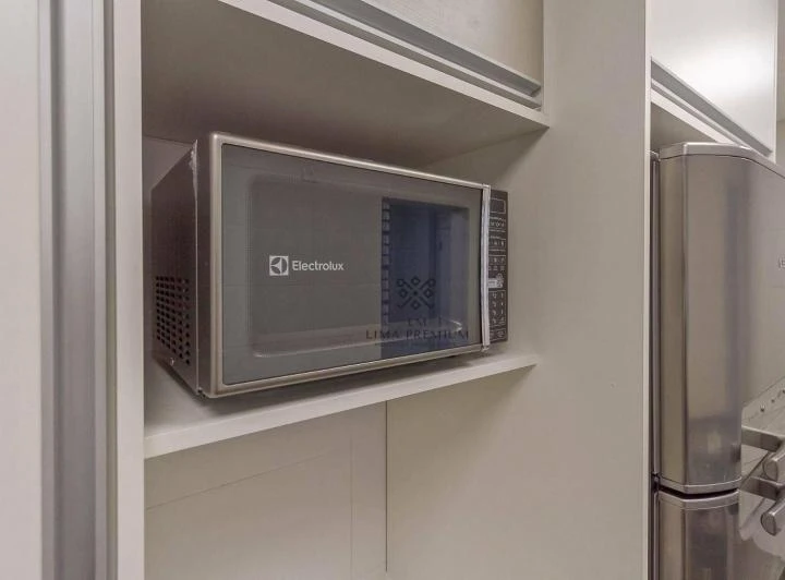 3-bedroom apartment with a closed kitchen and suite — photo 8