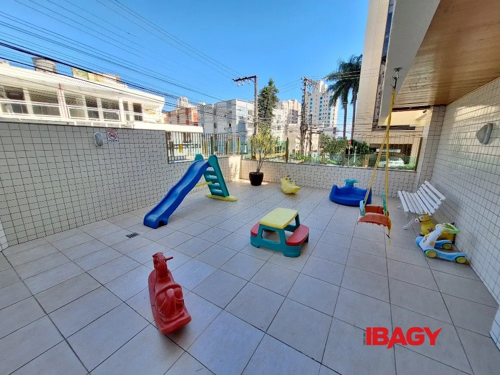 Apartamento de 4 dormitorios con 135 m² y 1 suite — photo 23