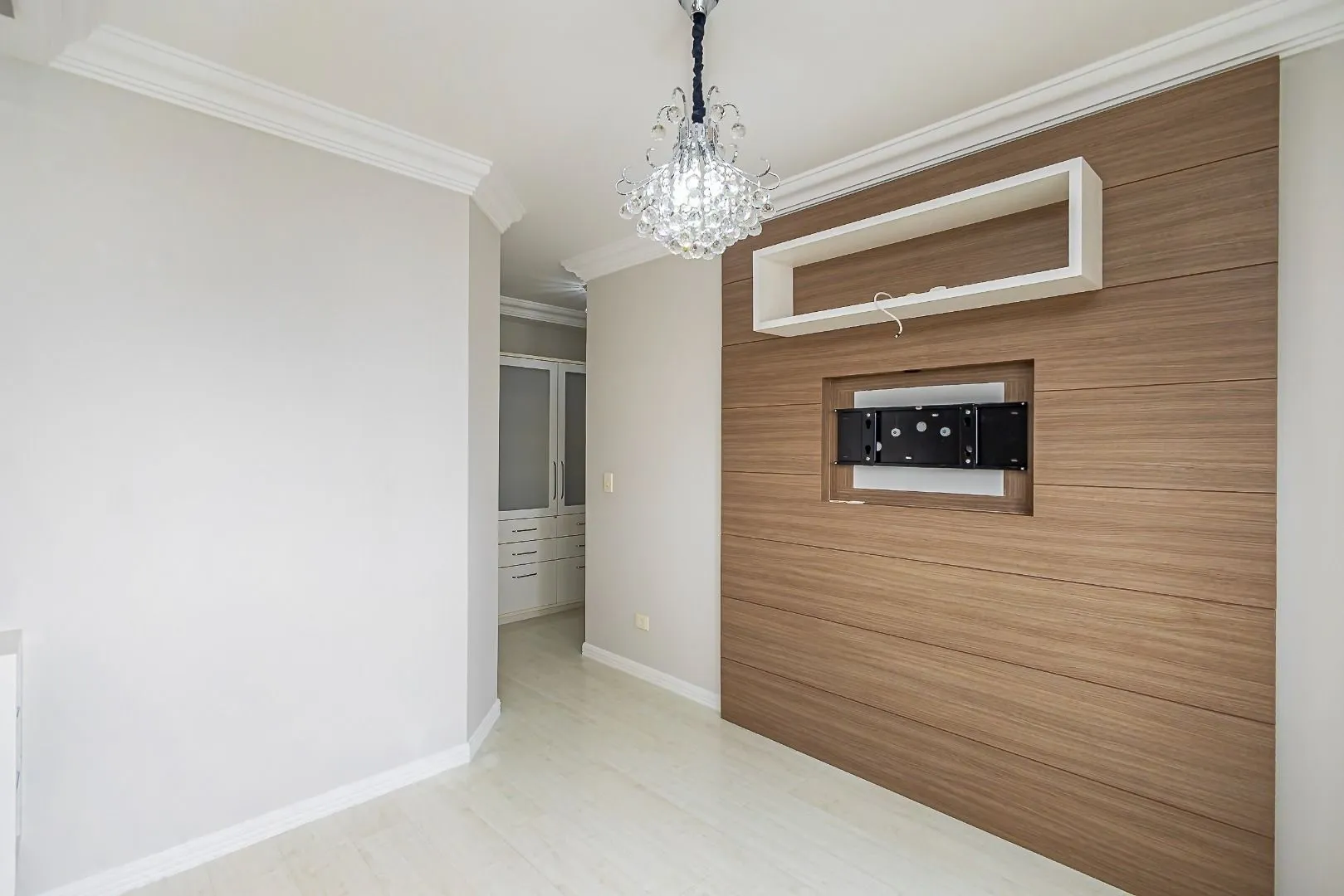 119 m² apartment with floor-to-ceiling windows and a bathtub — photo 60