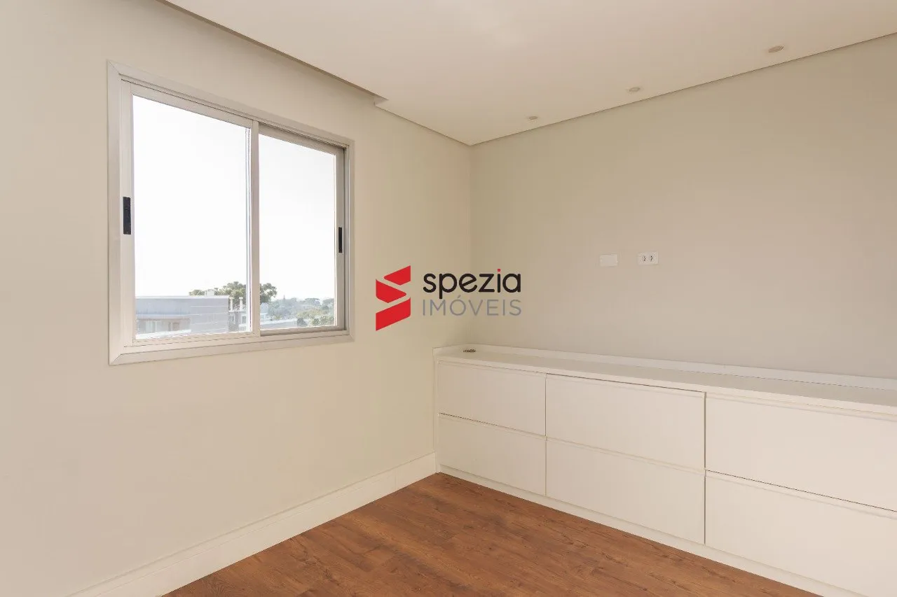 Duplex rental unit with 3 bedrooms and 3 bathrooms — photo 15