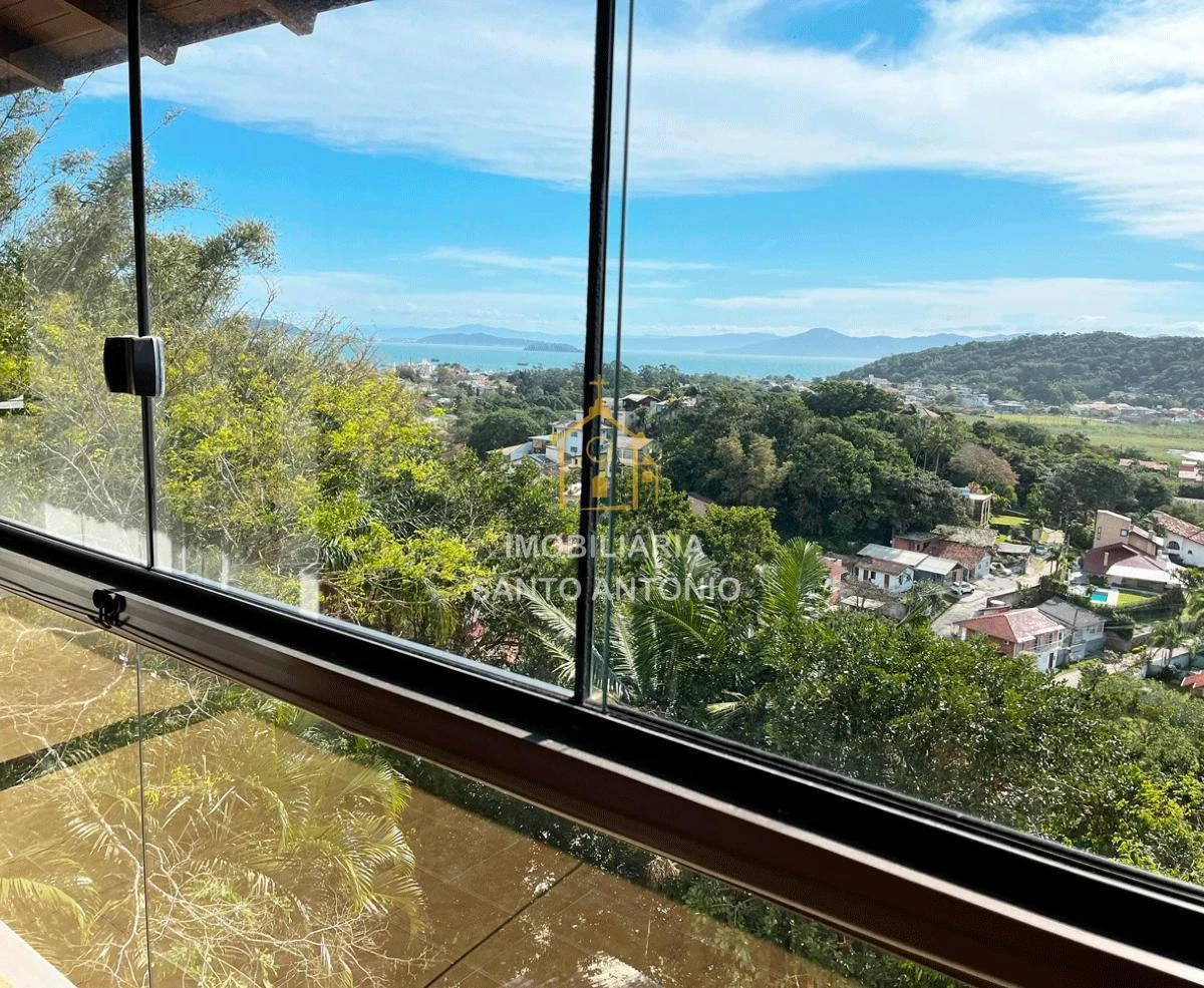 3-bedroom house with a water view in Florianópolis — photo 30