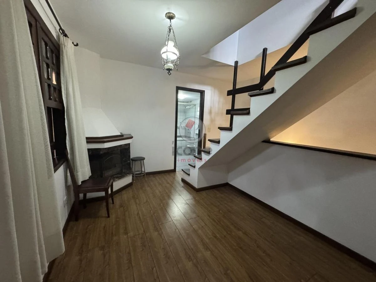 3-bedroom house with a bathtub in Curitiba — photo 48