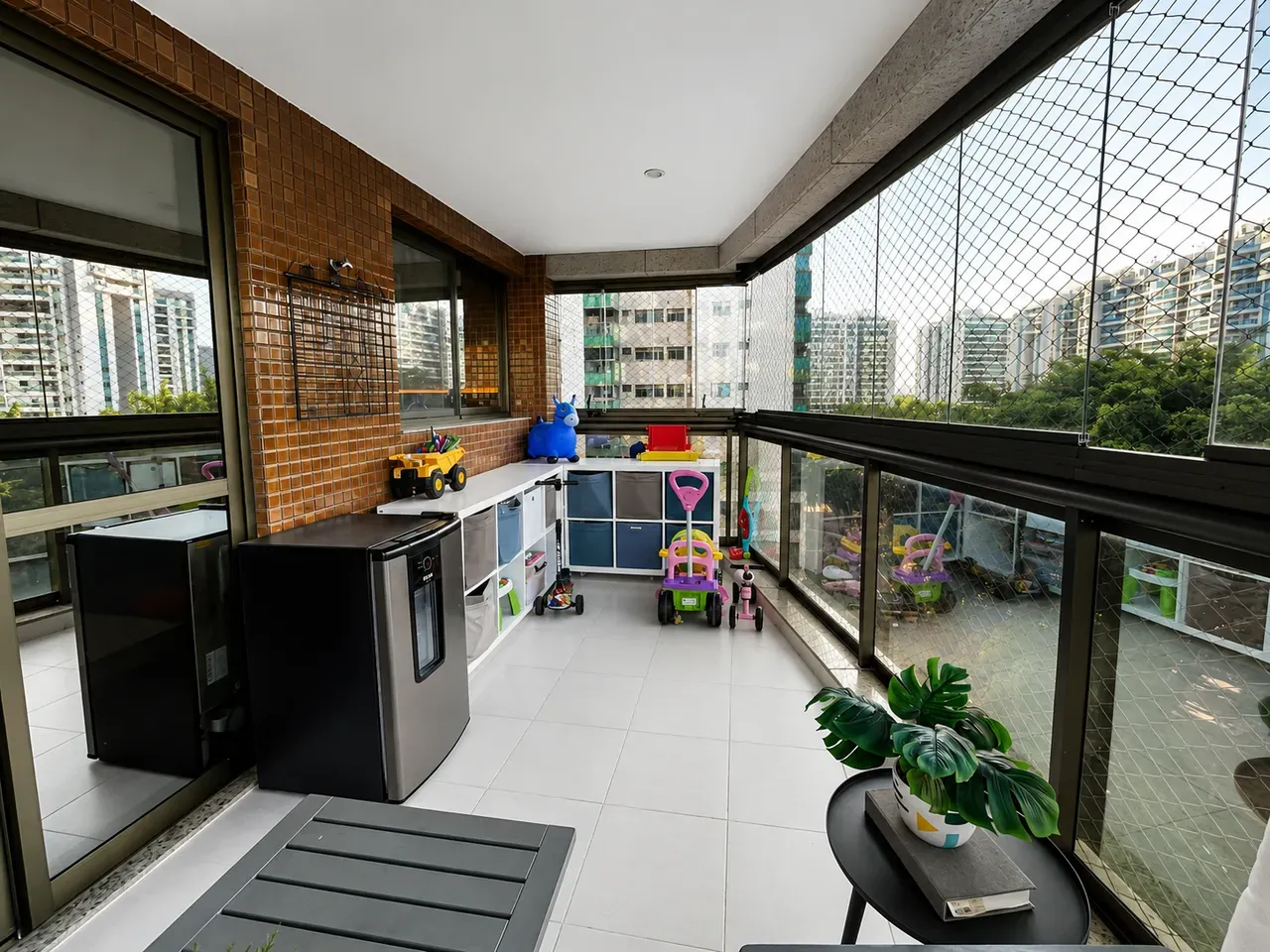 4-bedroom apartment with a dishwasher — photo 9